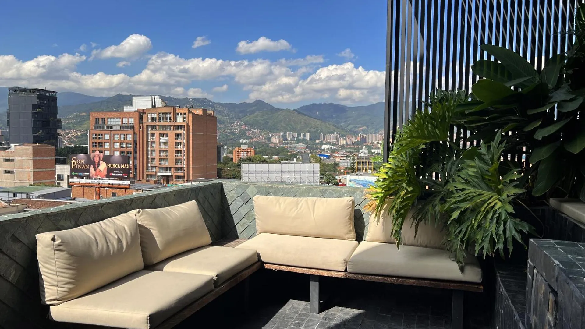 Hotel Zelva Negra Medellin Colombia