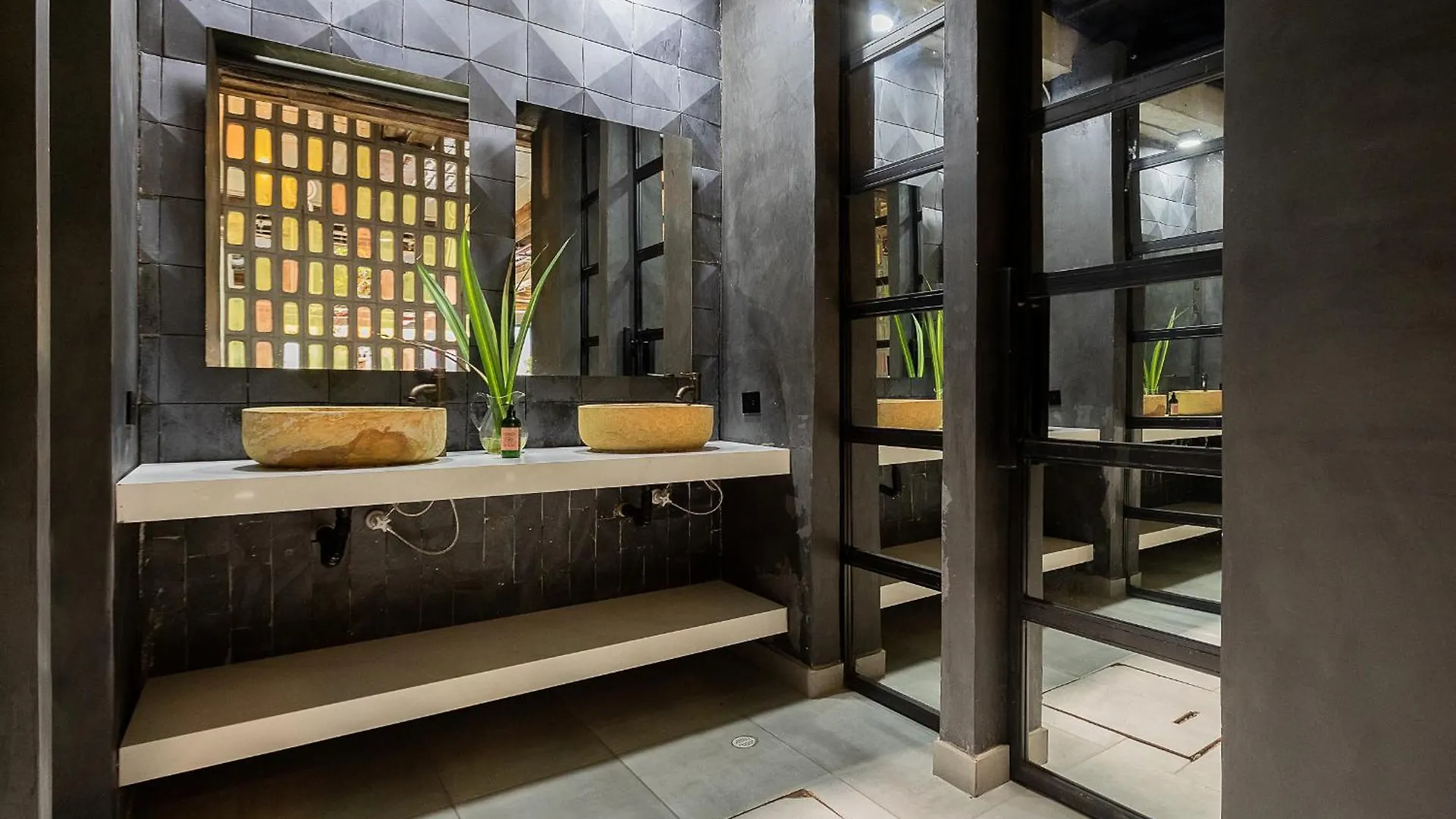 Hotel Zelva Negra Medellin