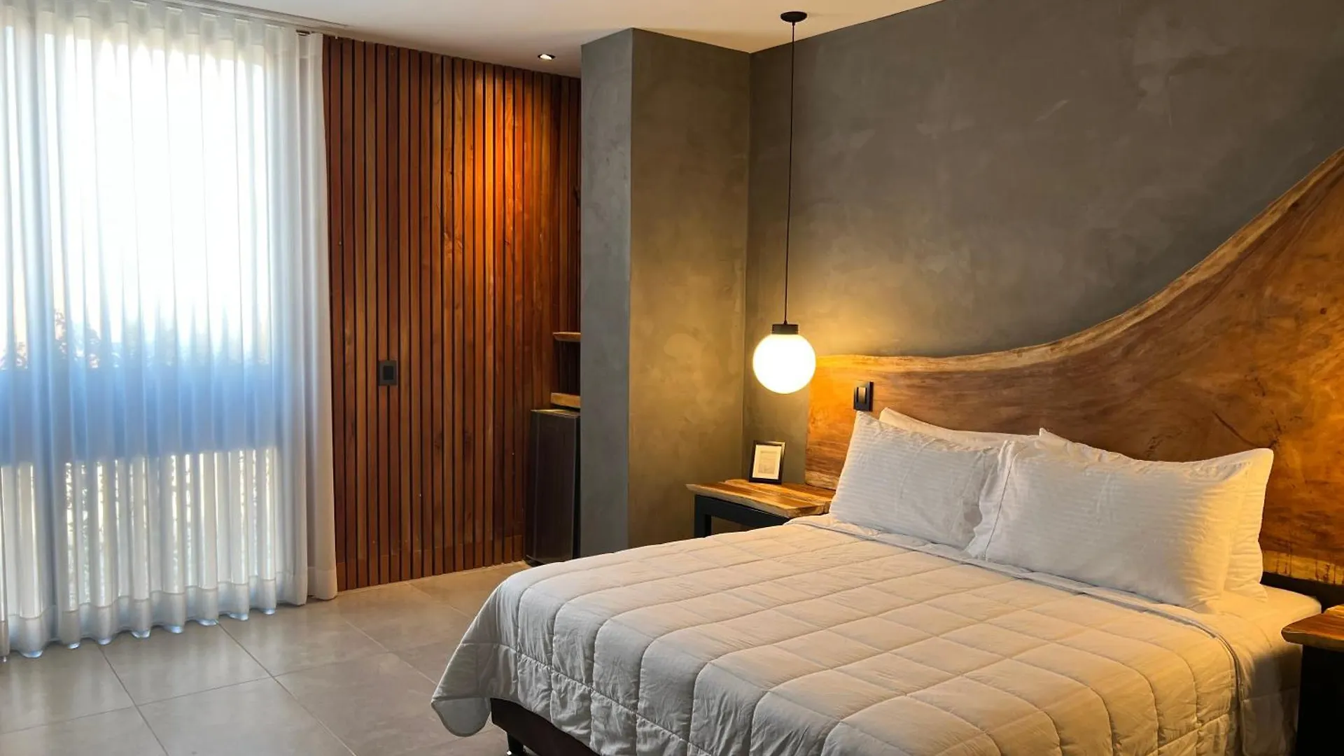 ****  Hotel Zelva Negra Medellin Colombia