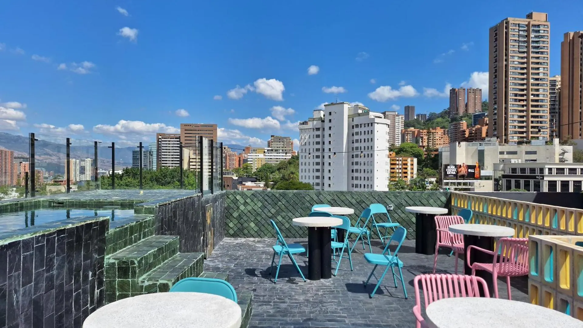 Hotel Zelva Negra Medellín 4*,