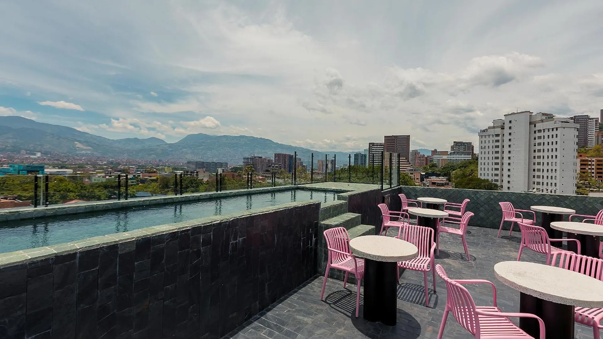****  Hotel Zelva Negra Medellín Colombia